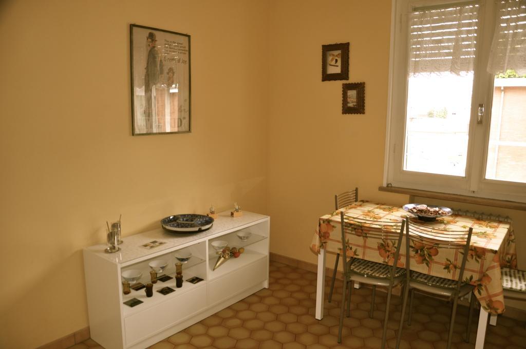 Apartment Montebello Parma Pokoj fotografie